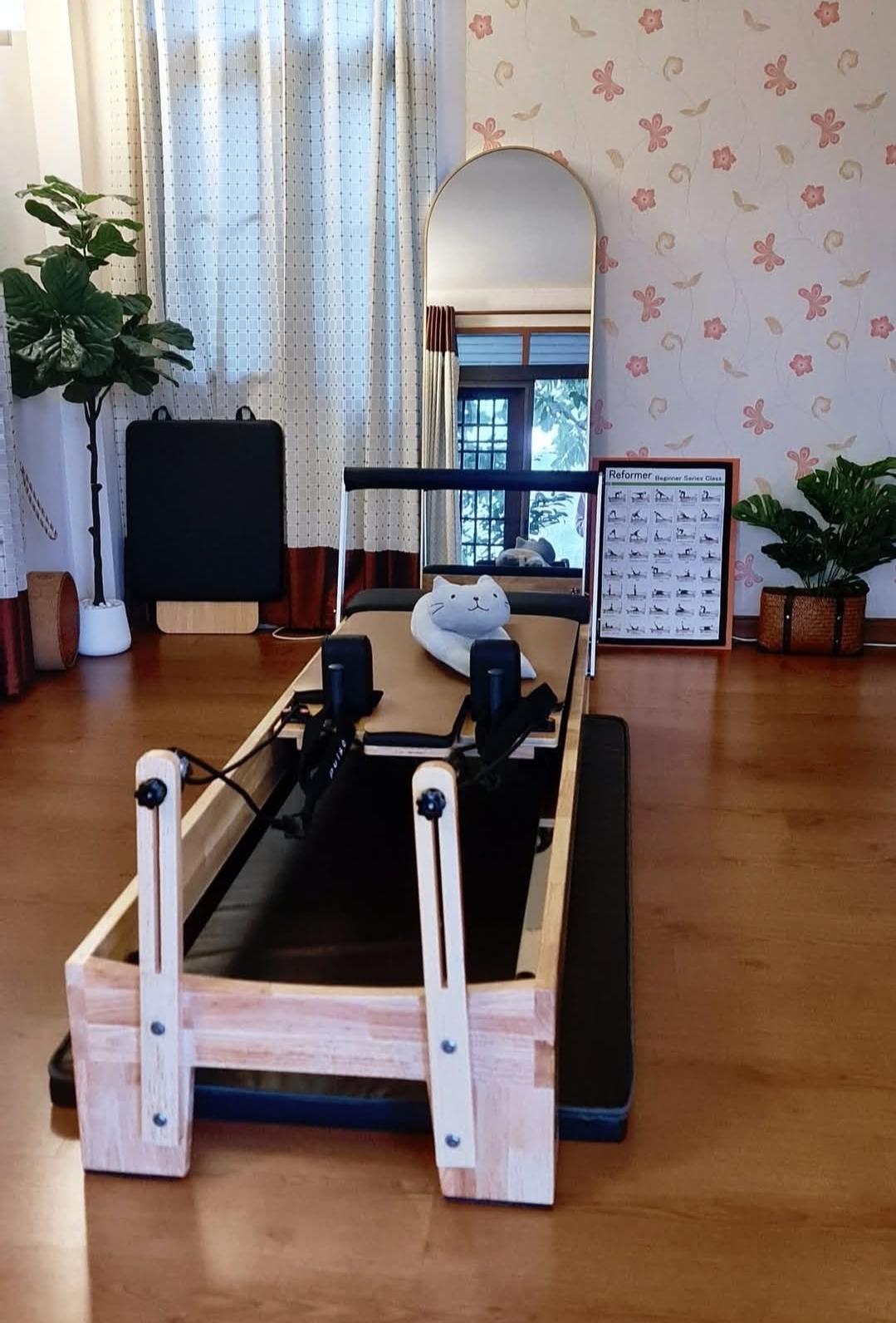 Beehive studio Aerial yoga & Pilates photo 5