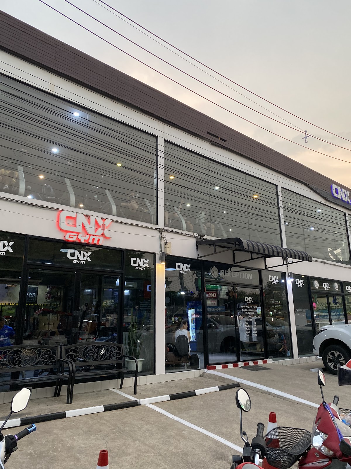 CNX GYM - Monster Top Garage photo 8