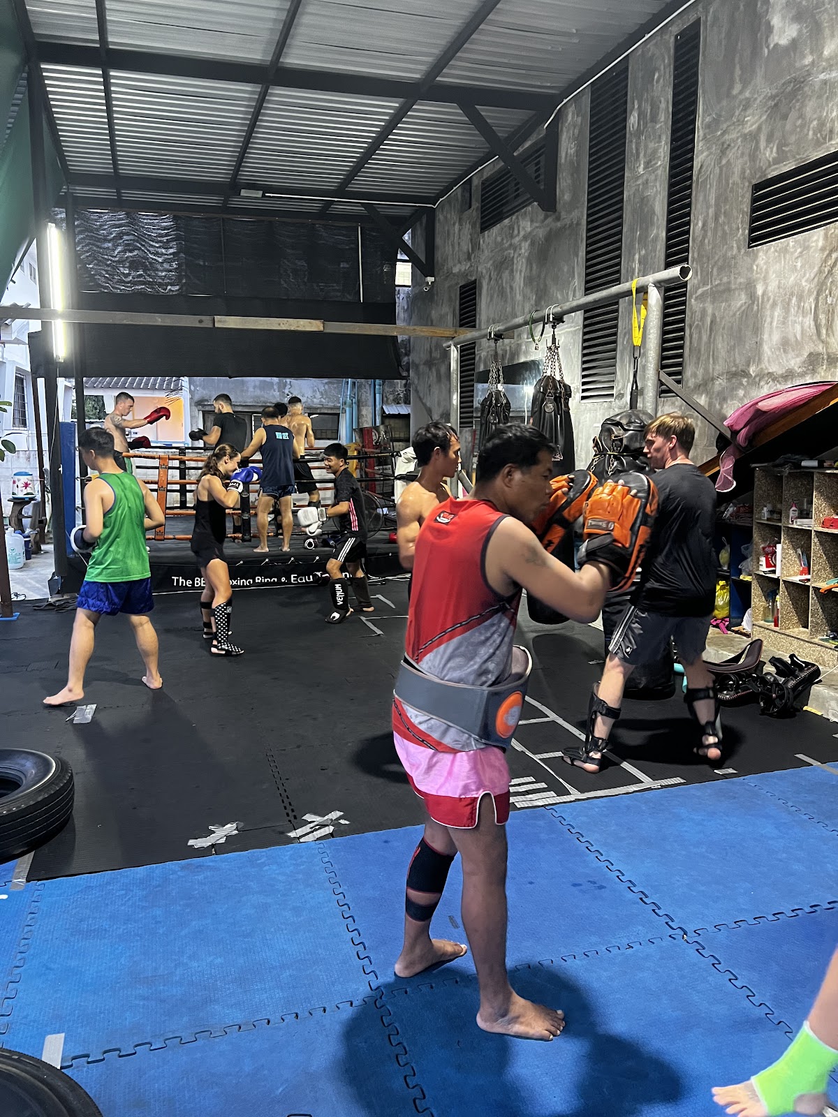 Dang Muay Thai Gym & Muay Thai Gear Shop photo 8