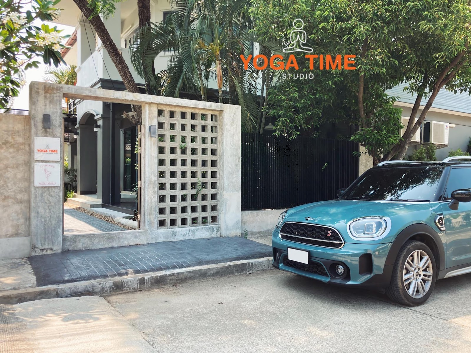 ReNEW STUDIO : lifestyle yoga photo 3