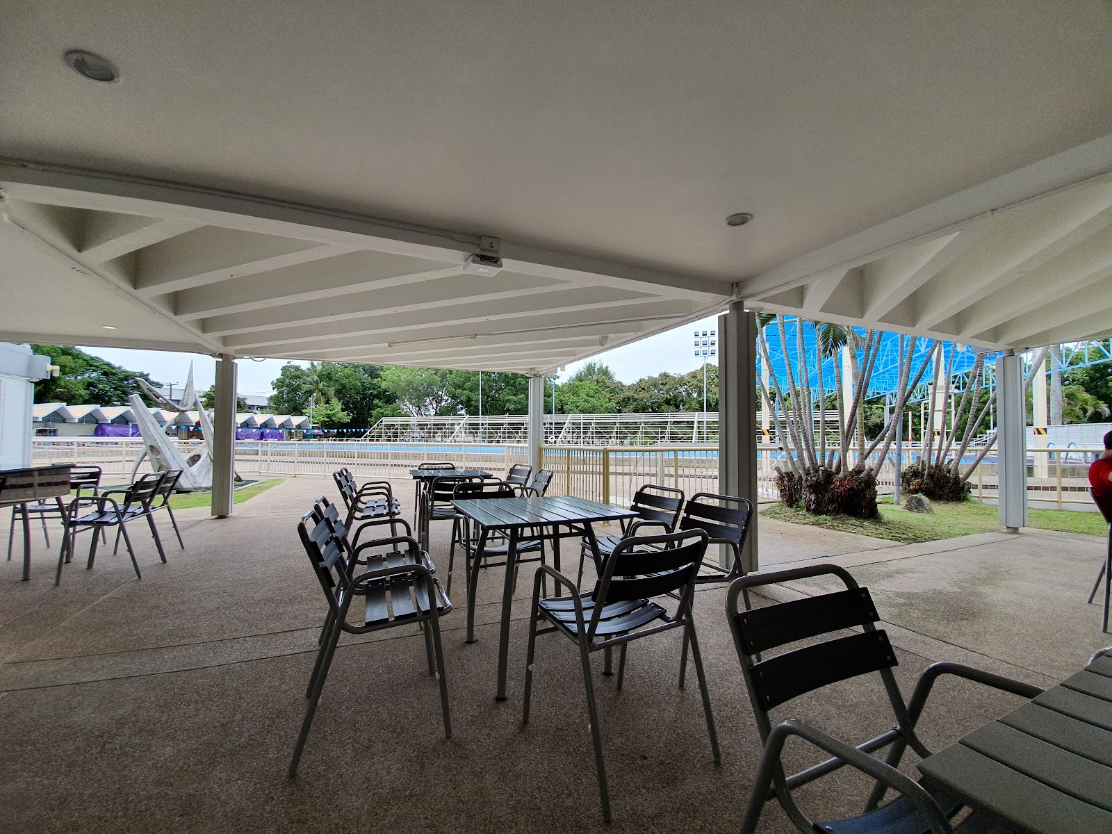 Rujirawong Swimming Pool photo 3