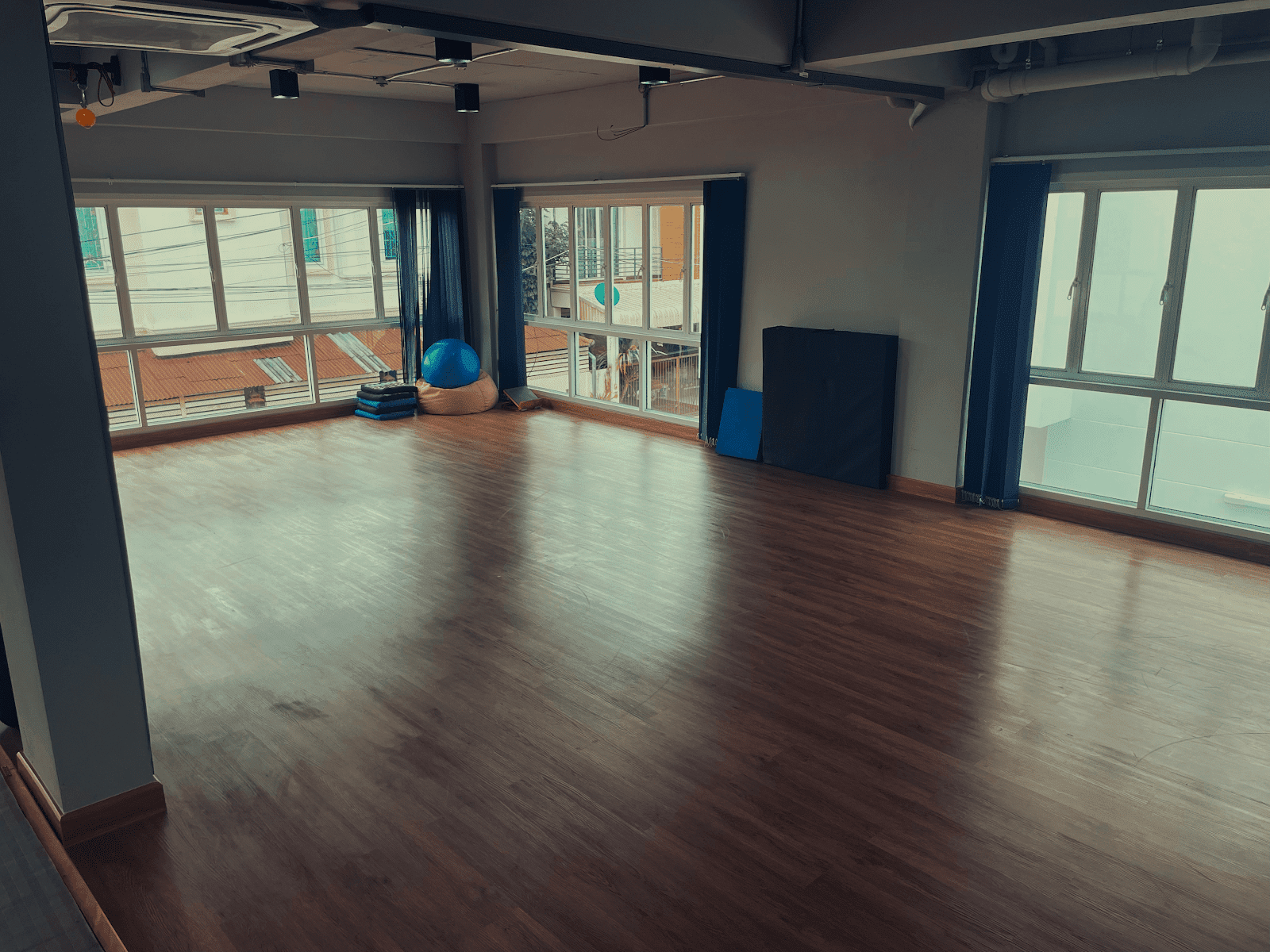 theDENcnx | เดอะเด็น | a movement space photo 3