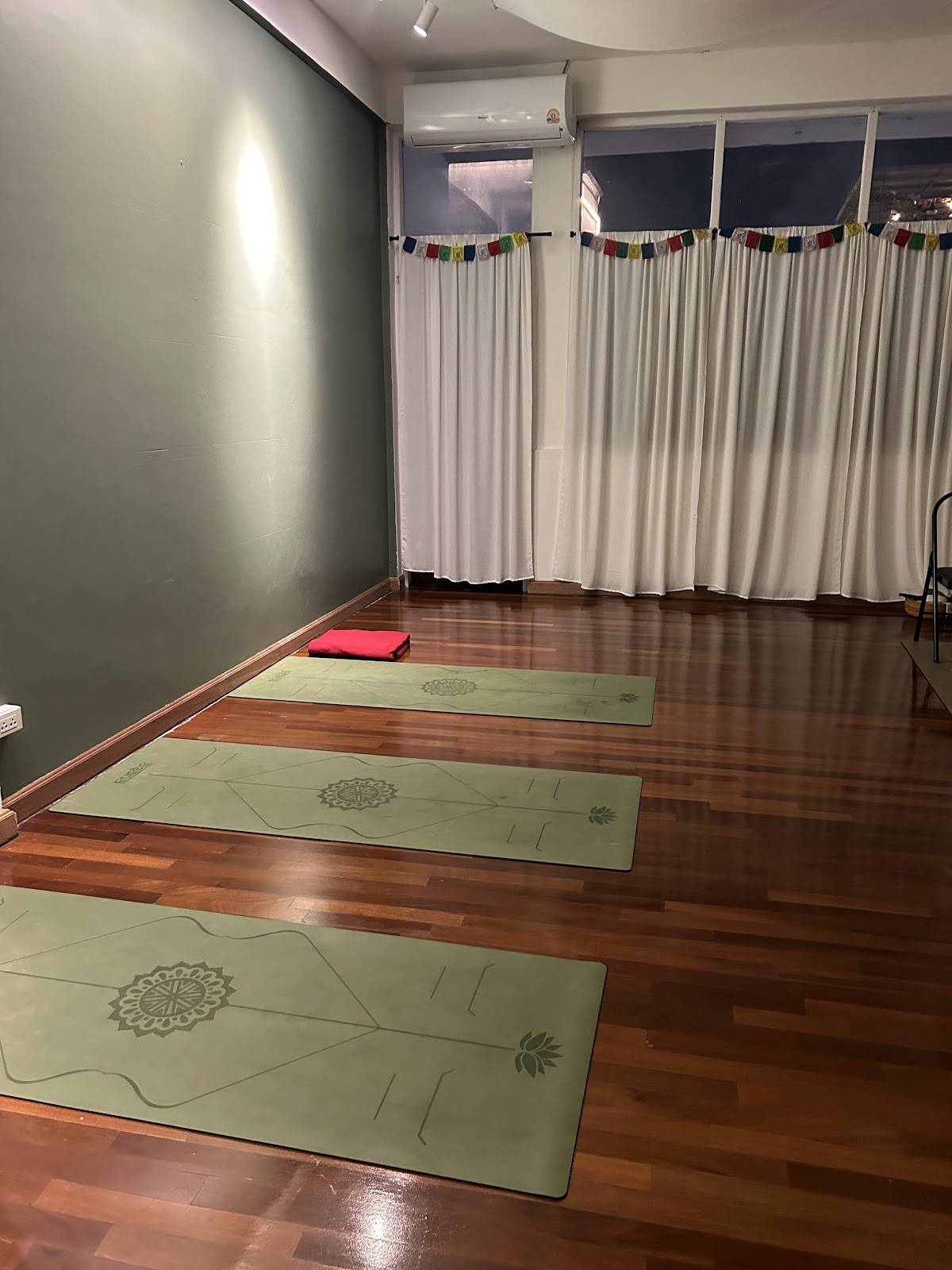Yoga With Ping 요가 Chiangmai Healing Space photo 10
