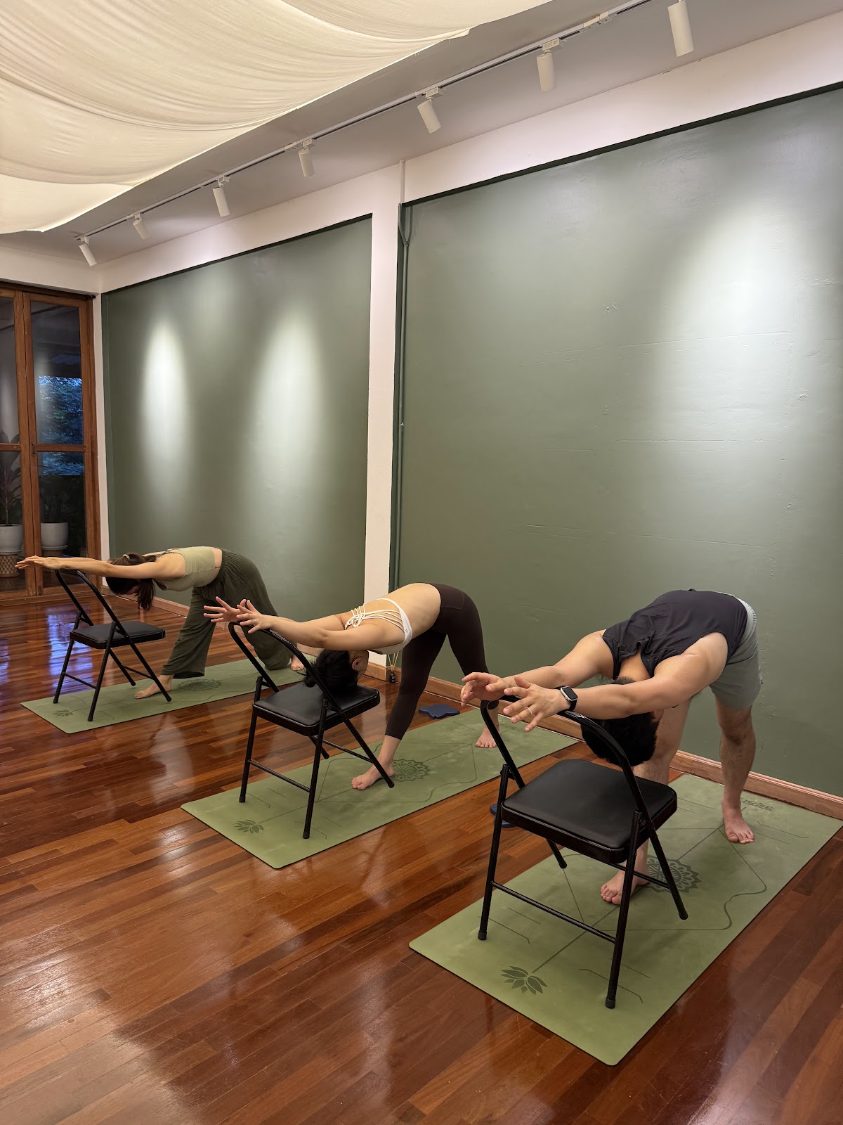 Yoga With Ping 요가 Chiangmai Healing Space photo 3